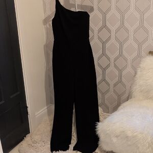 Chic Black One-Shoulder Jumpsuit